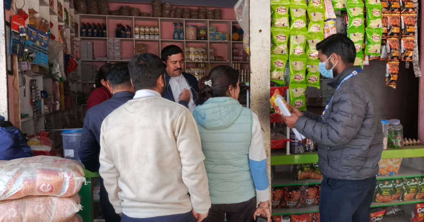 जस्पुर बजारका पसलहरु अनुगमन